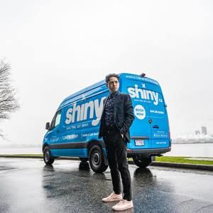 Meet your Posher, Lorenzo